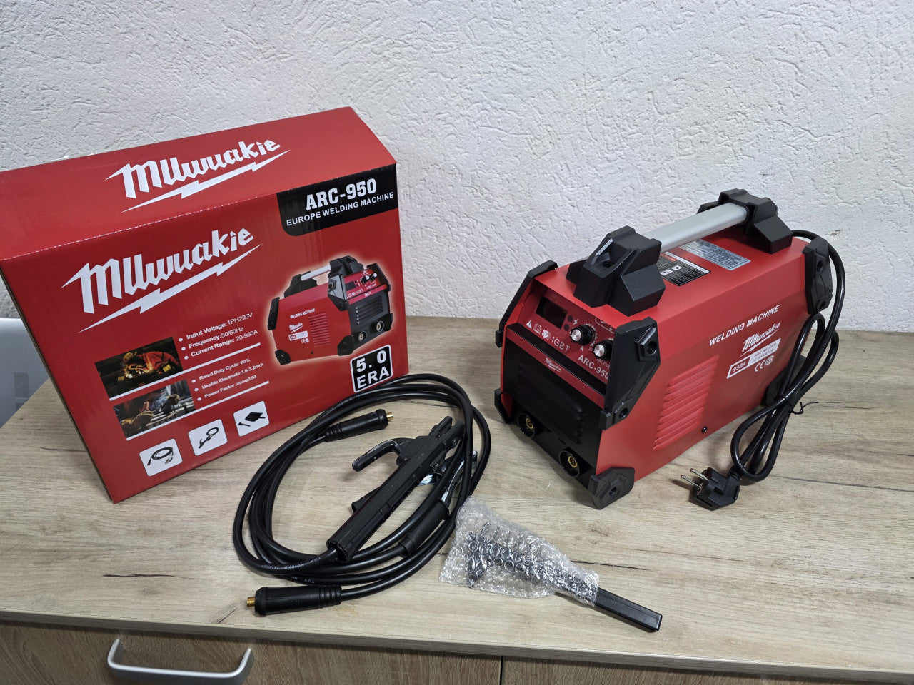 Milwaukee aparat za zavarivanje 950A